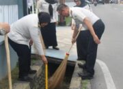 Jelang Ramadan, Lapas Pekanbaru Perkuat Pembinaan Lewat Kerja Bakti Bersama Warga Binaan