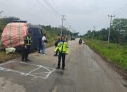 Mobil Tahanan Polsek Mandau Terguling Saat Bawa 14 Tahanan ke Lapas Bengkalis