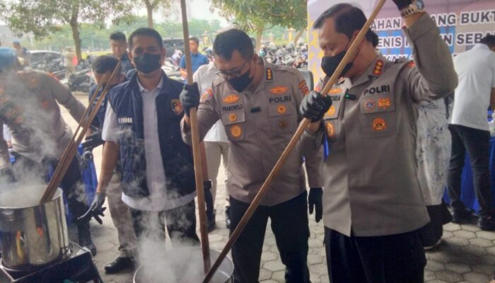 Perang Narkoba! Polda Riau Musnahkan Heroin, Sabu dan Ganja dalam Jumlah Besar