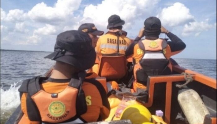 Pencarian ABK Diduga Terjatuh ke Laut Saat Perjalanan di Perairan Selat Rupat Dumai