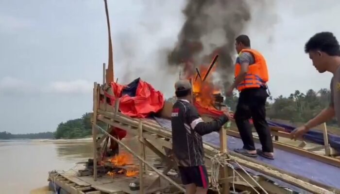 Puluhan Alat Tambang Emas Ilegal di Sungai Kuantan Dimusnahkan