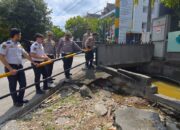 Sejumlah Drainase di Jalan Protokol  di Pekanbaru Tersumbat Memicu Banjir