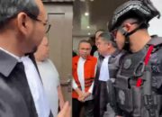 Gubernur Riau Nonaktif Divonis 2 Tahun Penjara