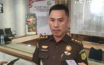Kejati Riau Geledah Kantor Disdik, Selidiki Dugaan Korupsi Pengadaan Interactive Flat Panel