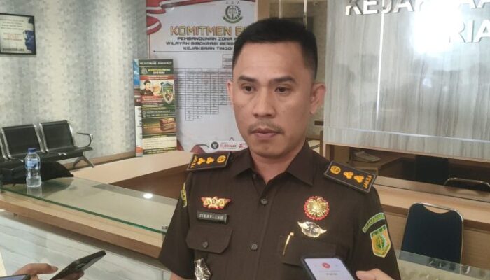 Kejati Riau Geledah Kantor Disdik, Selidiki Dugaan Korupsi Pengadaan Interactive Flat Panel